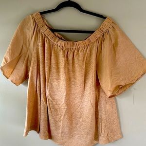 Like new Chicos off shoulder 100% linen short sleeve. Loose fitting, so soft!
